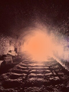 Захламленный тоннель обои