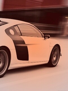 Audi R8 на скоростной трассе обои