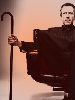 Хью Лори в кресле обои