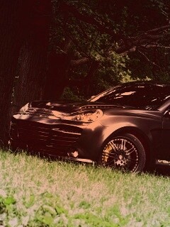 Концепт внедорожника в лесу обои