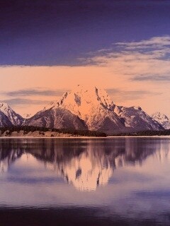 Вид на горы за озером обои