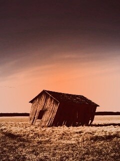 Покосившийся сарай обои