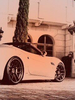 Ferarri у особняка обои