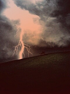 Всадник в буре обои