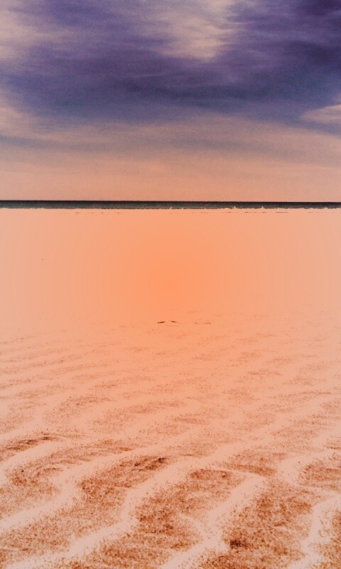 Пустыня на фоне моря обои