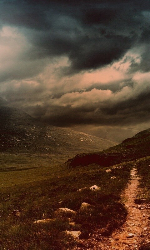 Тропинка средь холмов обои