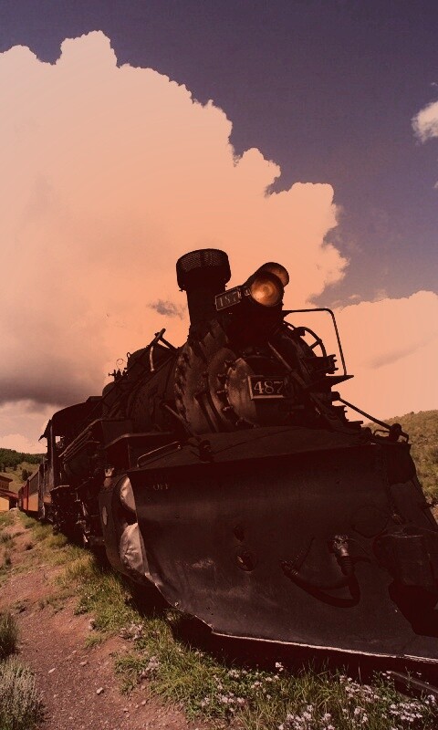 Паровоз на деревенской станции обои