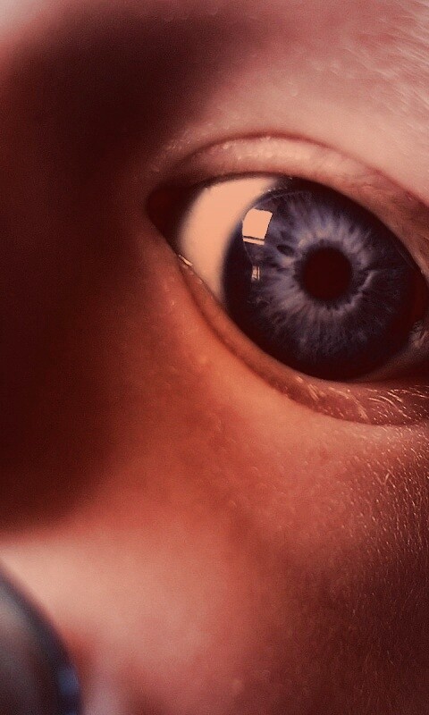 Синий глаз ребенка обои
