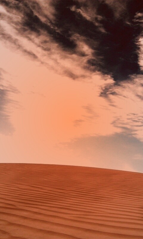 Облака над пустыней обои