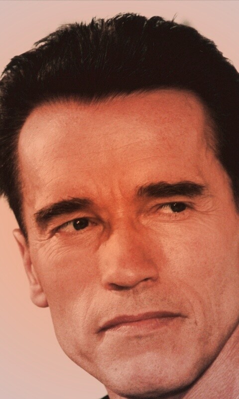 Арнольд Шварцнеггер с сигарой обои