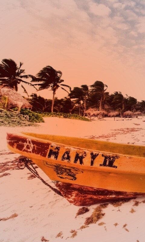 Лодка на берегу моря MARY IV обои