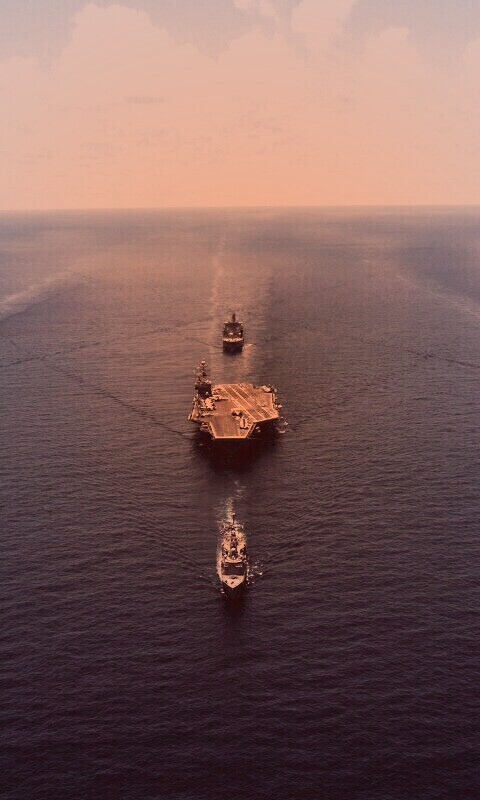 Авианосец с эскортом обои