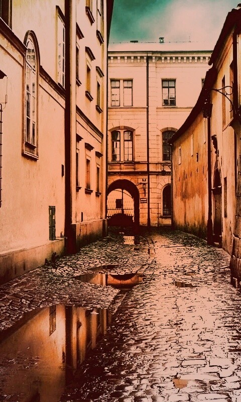 Проходной дворик обои