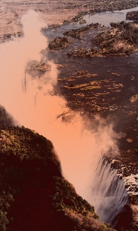 Живописный водопад обои