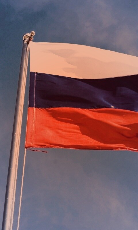 Флаг России на флагштоке обои