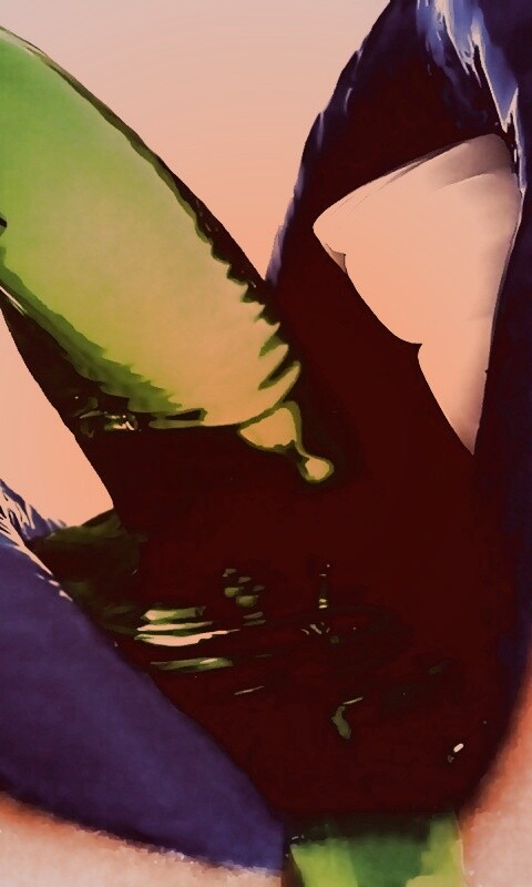 Пьющая девушка обои