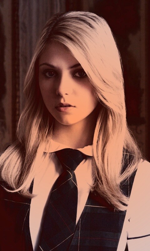 Тейлор Момсен обои