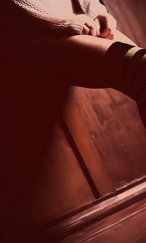 Ножки в полосатых чулках обои