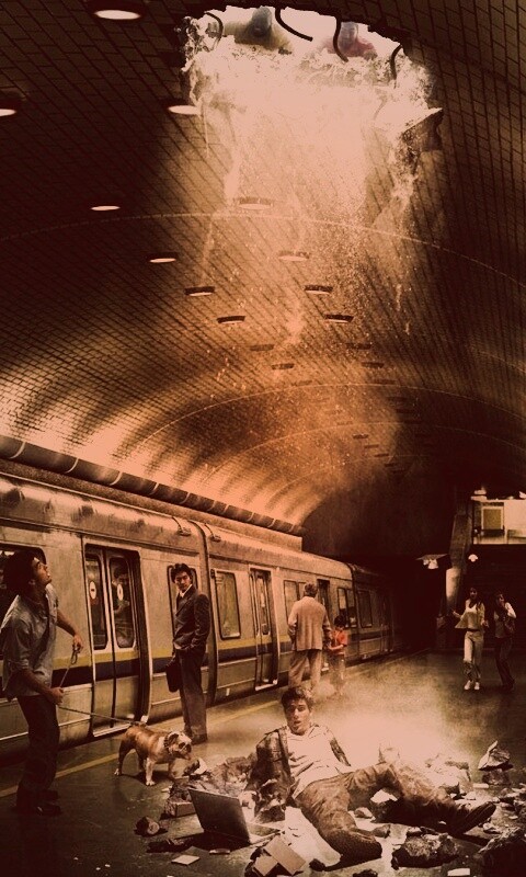 Провалившийся в метро обои