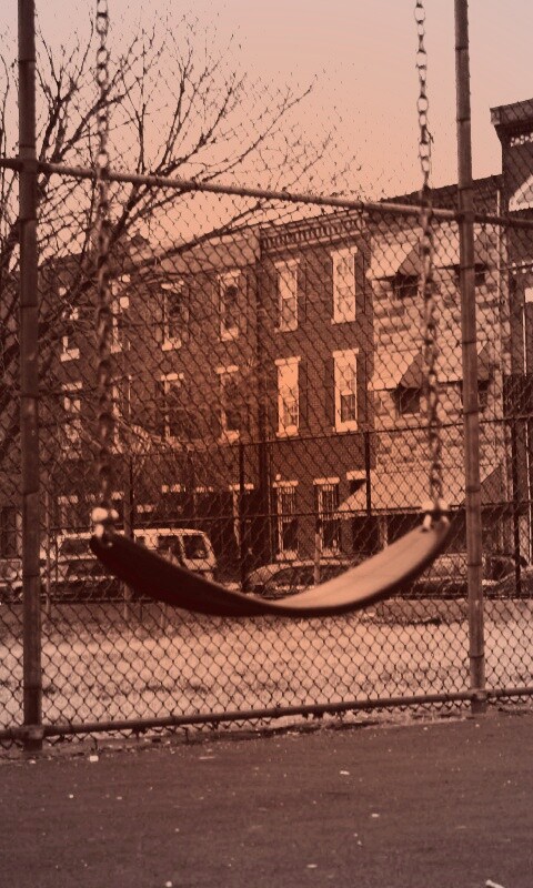 Пустые качели обои