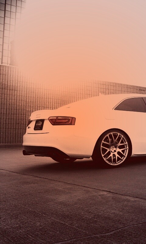 Ауди на парковке обои