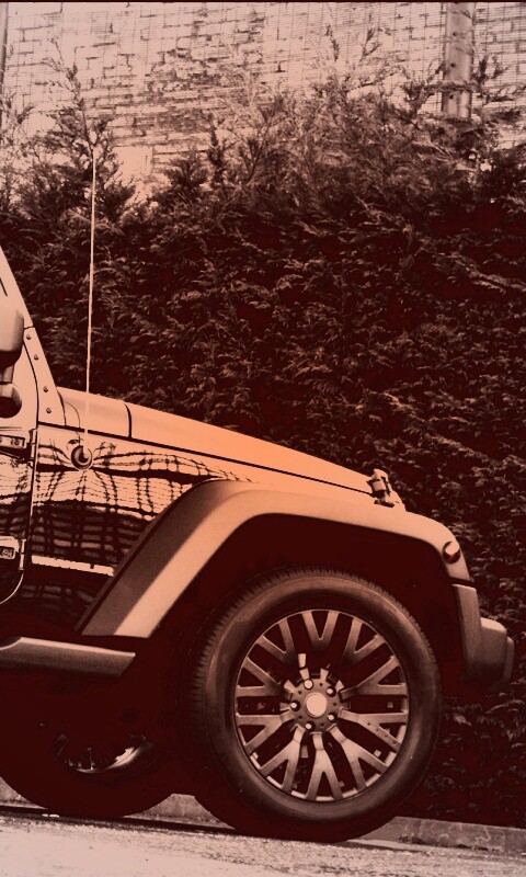 Черный внедорожник обои