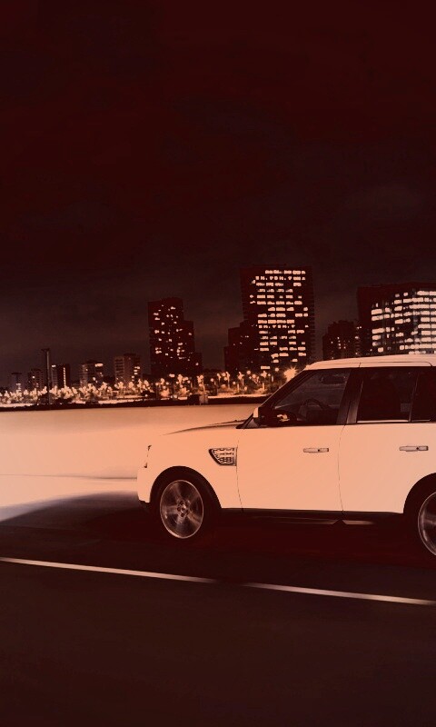 Рендж ровер на трассе обои