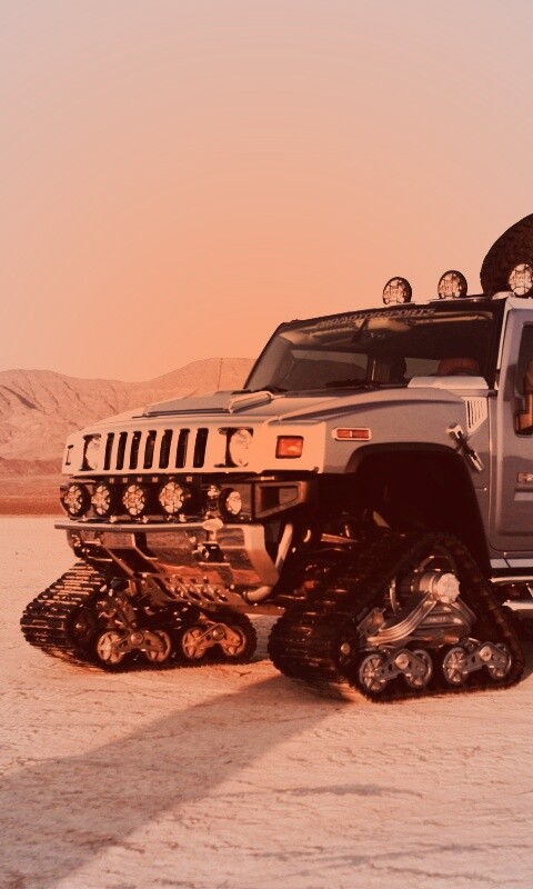 Hammer на гусеницах обои