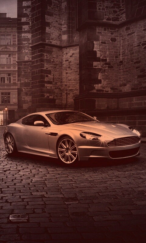 Серебристый Aston Martin обои