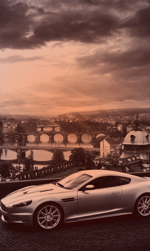 Aston Martin в городе обои