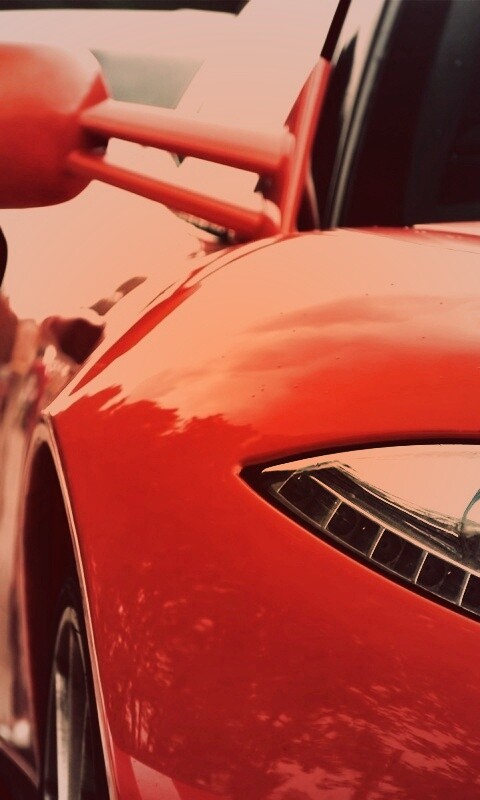 Череда красных автомобилей обои