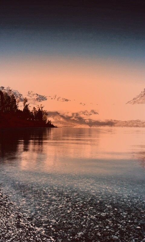 Озеро в предгорье обои