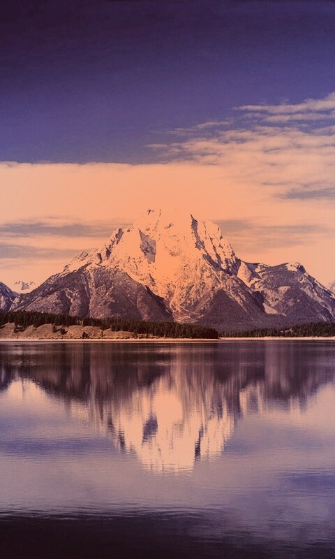 Вид на горы за озером обои