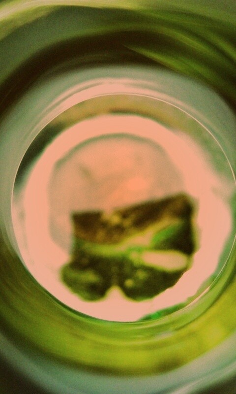 Зеленая бутылка обои