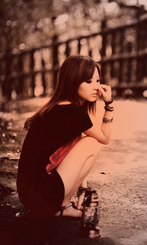 Грустная японская девушка обои