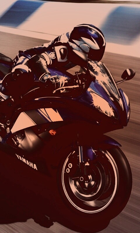 Мотоциклист на трассе обои