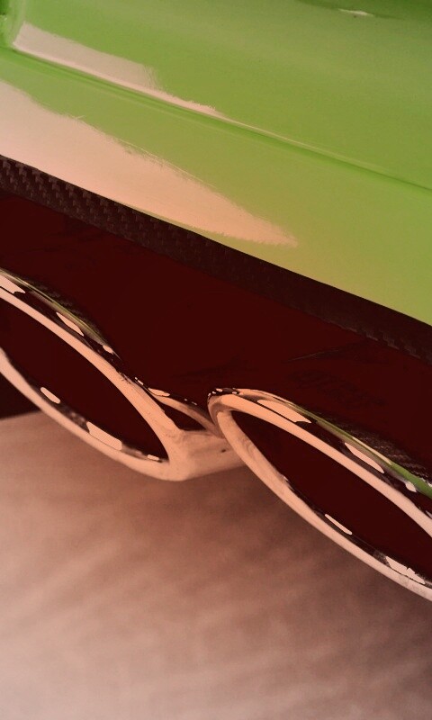 Выхлопная труда обои