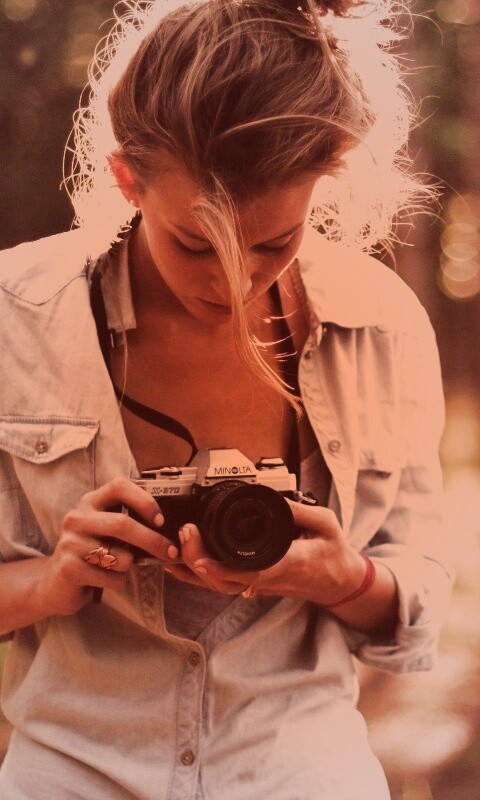 Девушка-фотограф обои