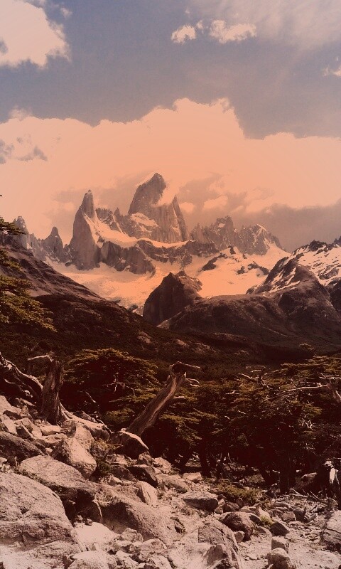 Далекие горные вершины обои