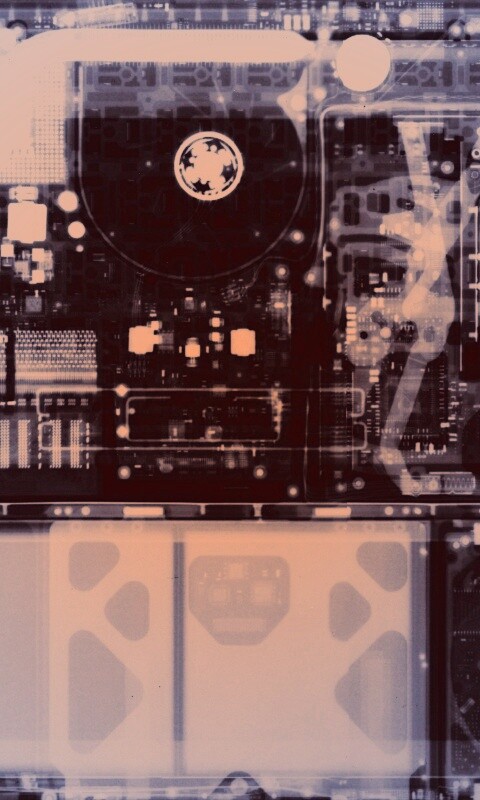 Рентгеновский снимок ноутбука обои