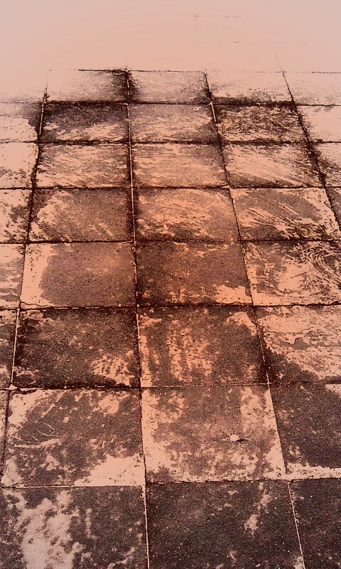 Дорога из серой плитки обои