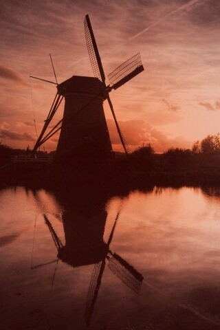 Мельница на озере обои