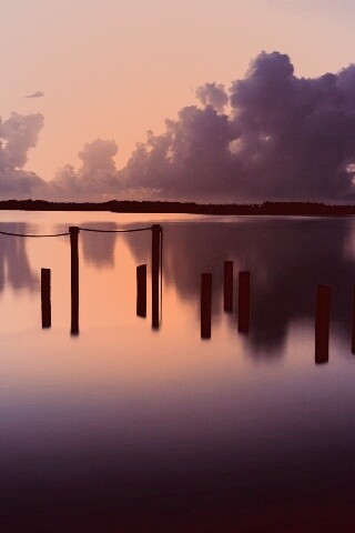 Столбики из воды обои