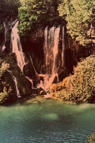 Водопад в дикой природе обои