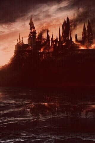 Хогвартс охваченный пламенем обои