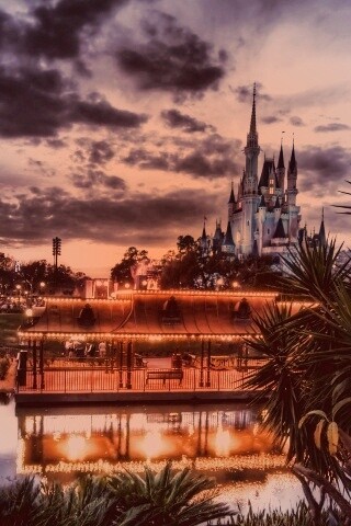 Диснеёленд вечером обои