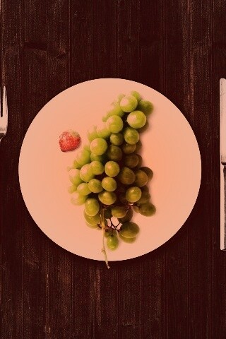 Виноград с клубникой обои