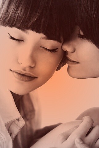 Две очень красивые девушки обои