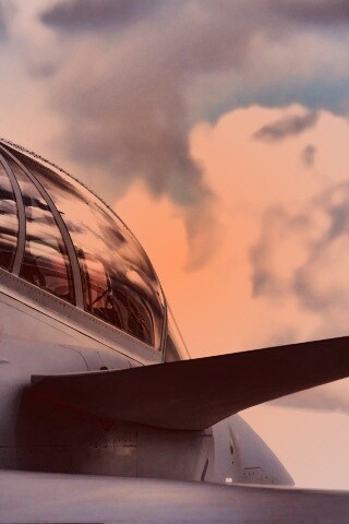 С крыла истребителя обои