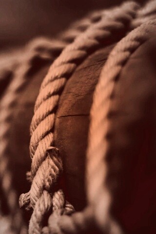 Веревка намотана на мачту обои